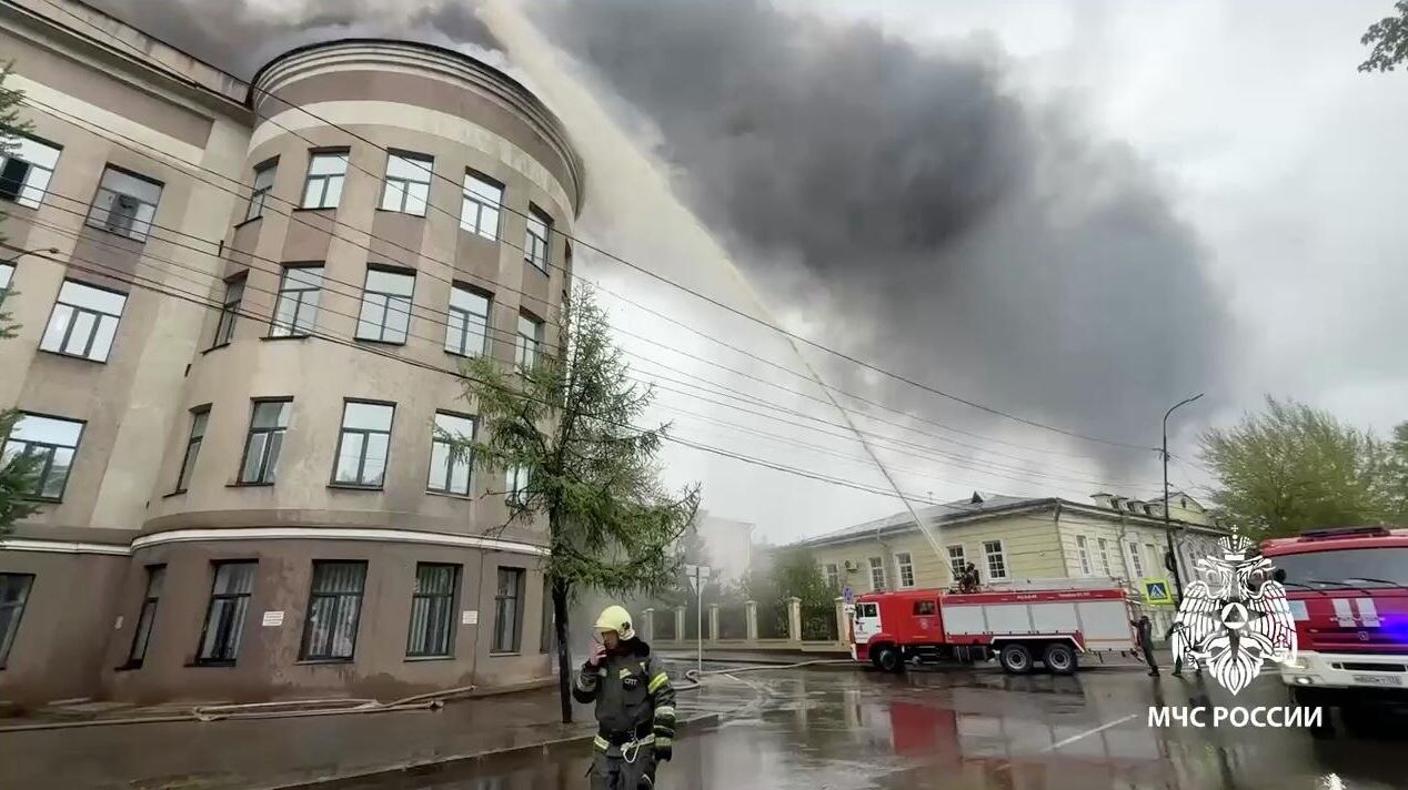В научно-исследовательском институте в центре Иркутска произошёл пожар