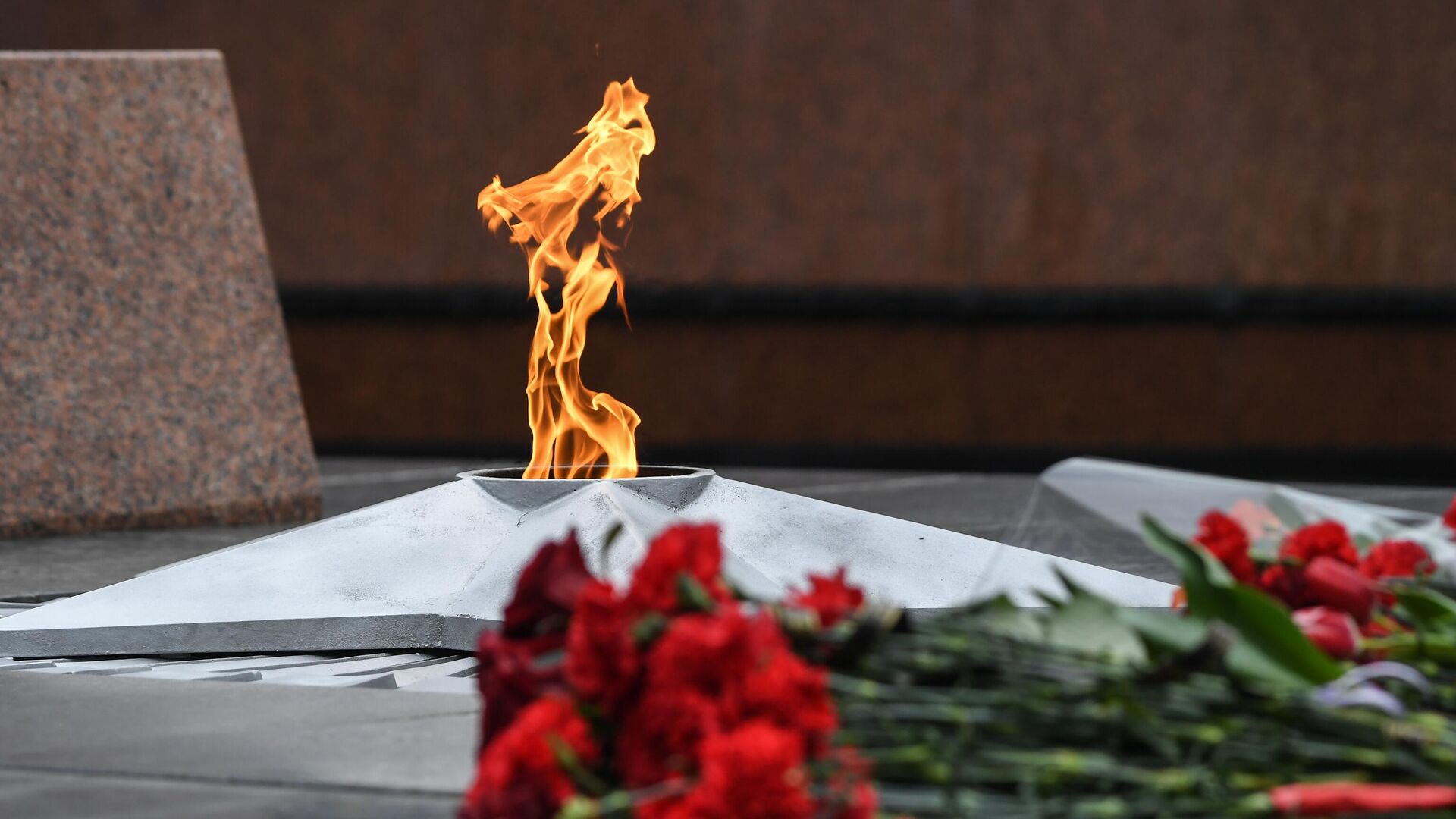 В День памяти и скорби дипломаты стран СНГ возложили цветы в Ташкенте
