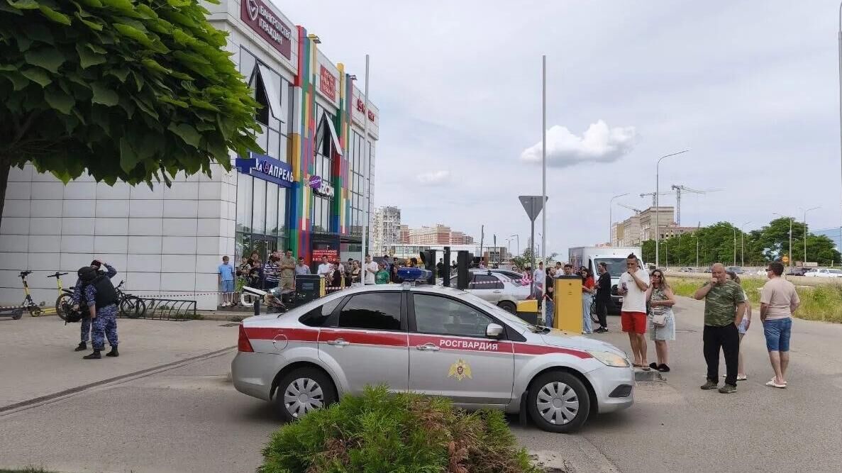 Напавшего на торговый центр в Краснодаре отправили на судебно-психиатрическую экспертизу