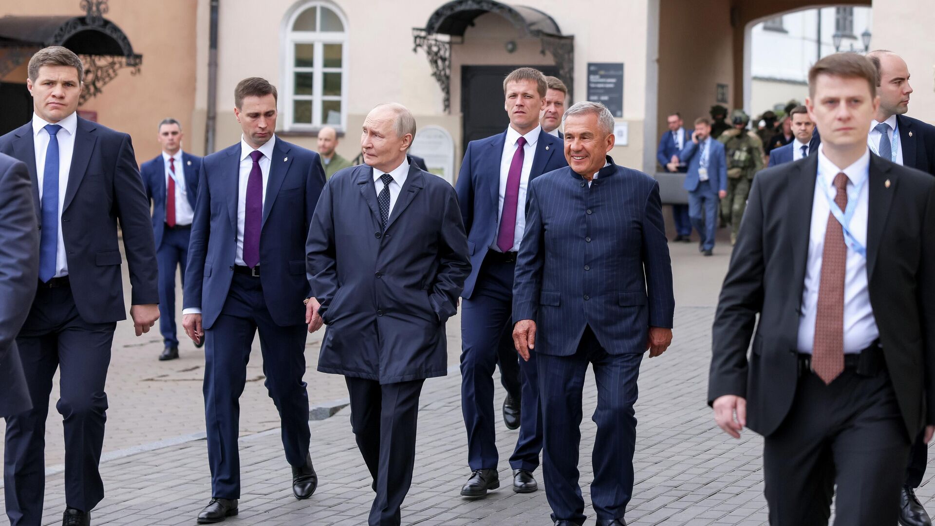 Путин проведет новые двусторонние встречи в Казани