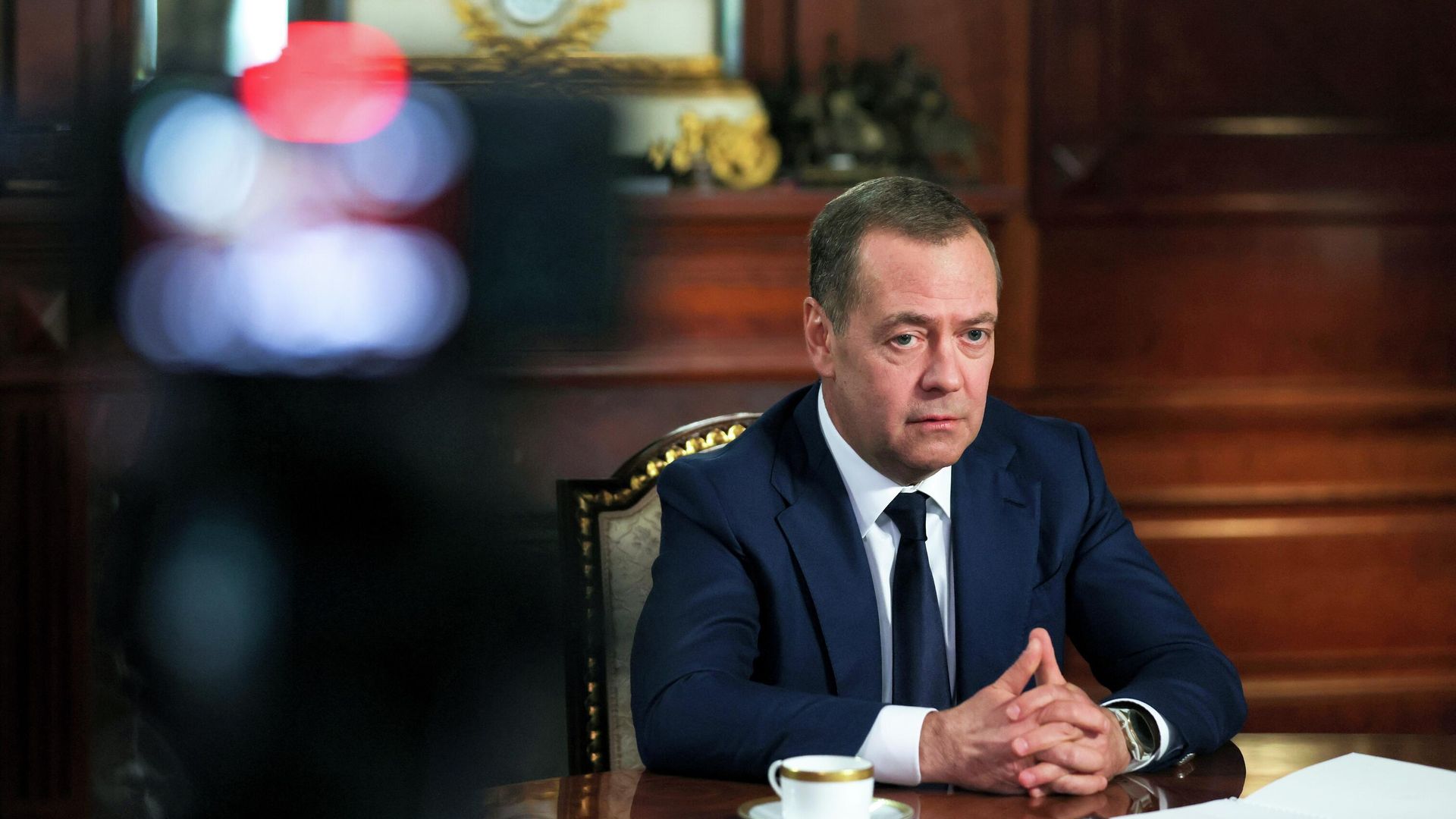 Медведев заявил, что «Единая Россия» не раздает пустых обещаний